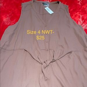 Torrid sleeveless blouse NWT size 4